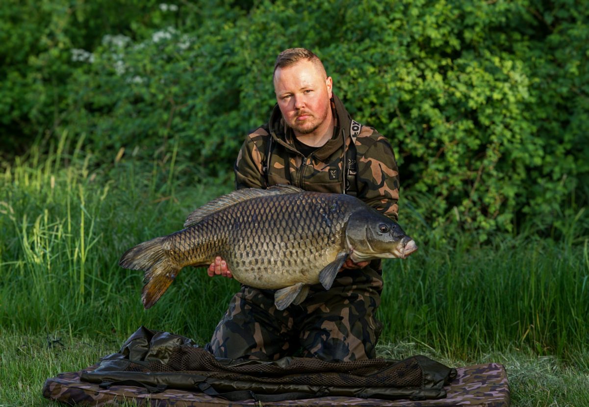 Supporter Joschy mit starkem Herbst-Schuppenkarpfen