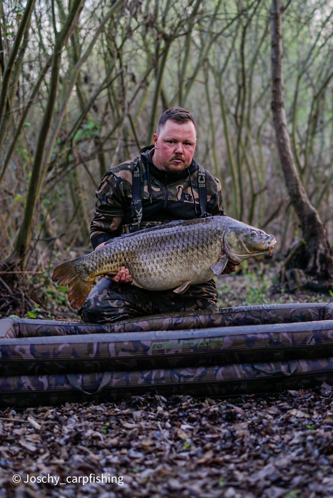 Joschy bei der Session am Wasser